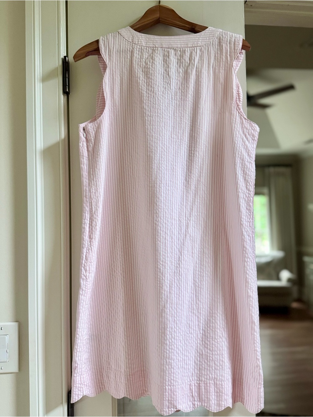 NWT Vineyard Vines Pink and White Seersucker dress - Picture 3 of 12